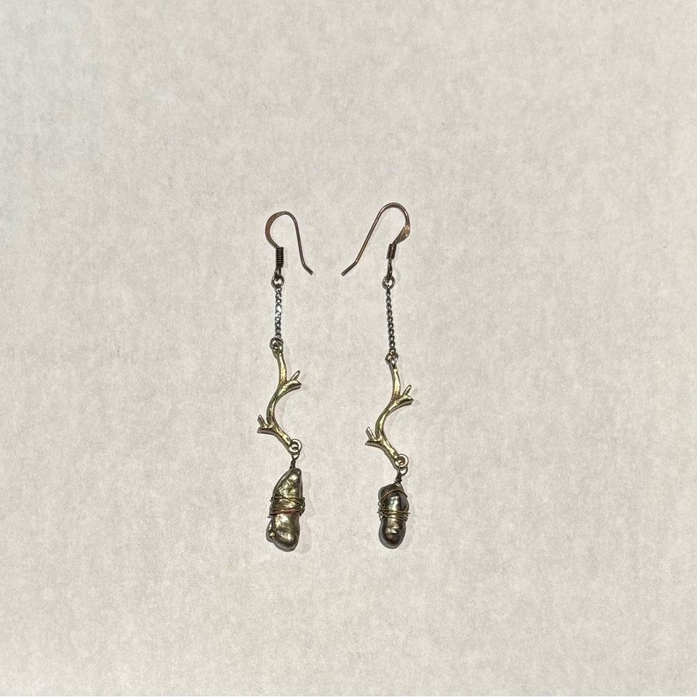 Gold tree branch earrings with iridescent pearls